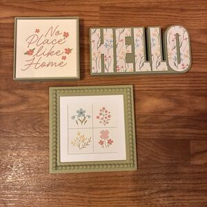 Green Floral Decorative HELLO,  Beaded Frame Pic, Block W/No Place Like Home New